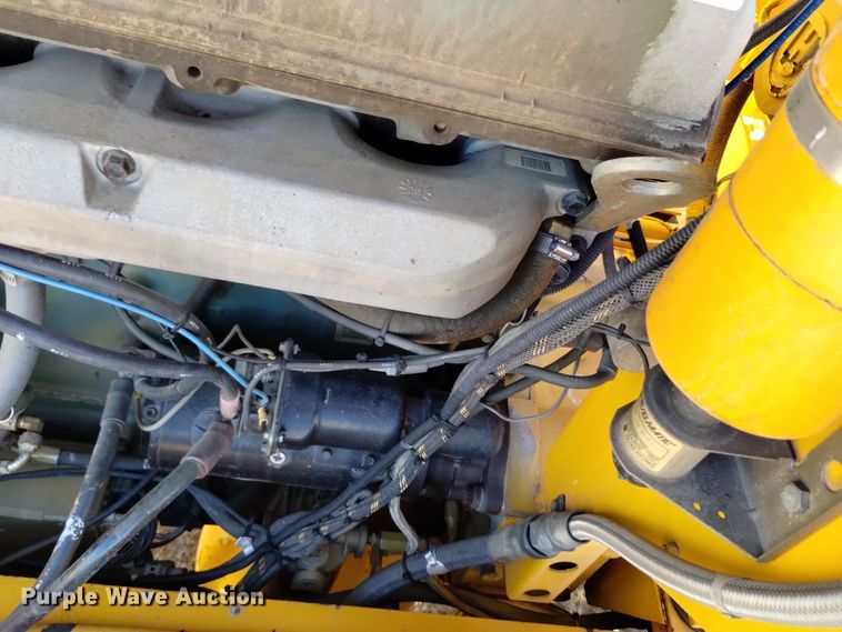 image for item DV6502 1993 Oshkosh  HB-2518B snow blower truck