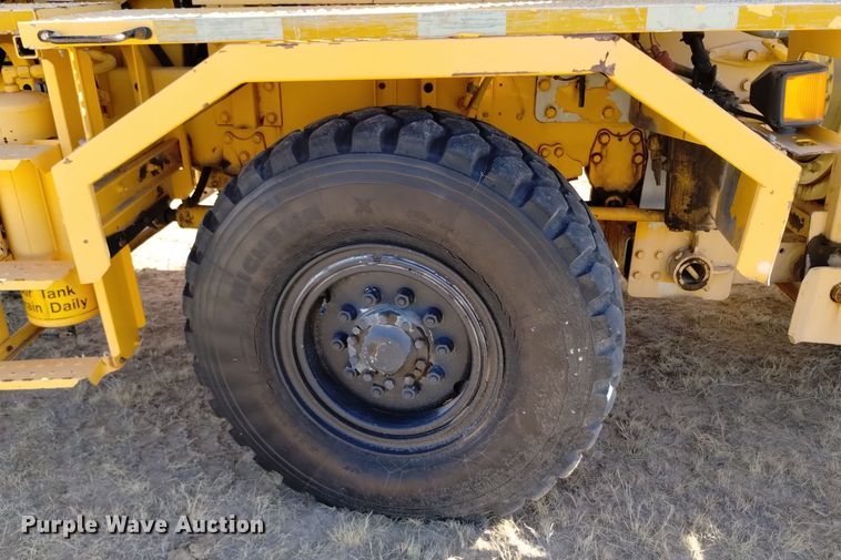 image for item DV6502 1993 Oshkosh  HB-2518B snow blower truck