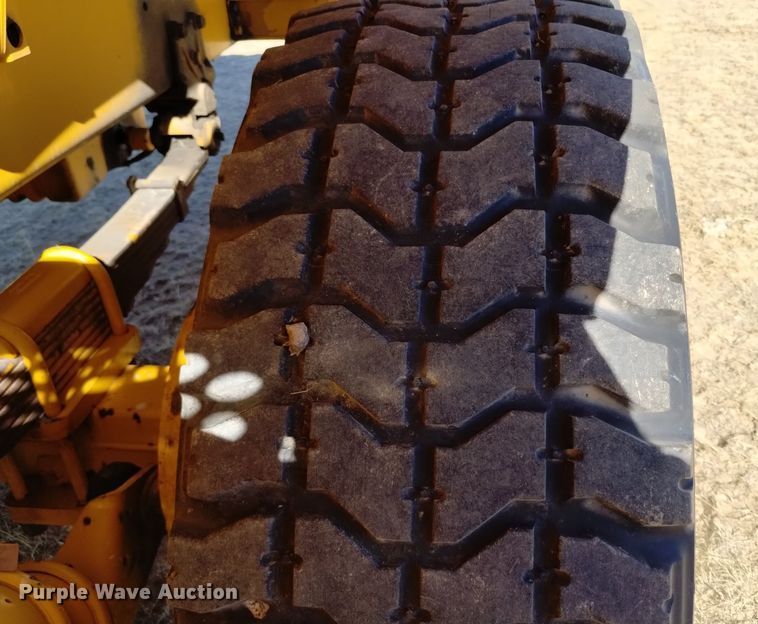 image for item DV6502 1993 Oshkosh  HB-2518B snow blower truck