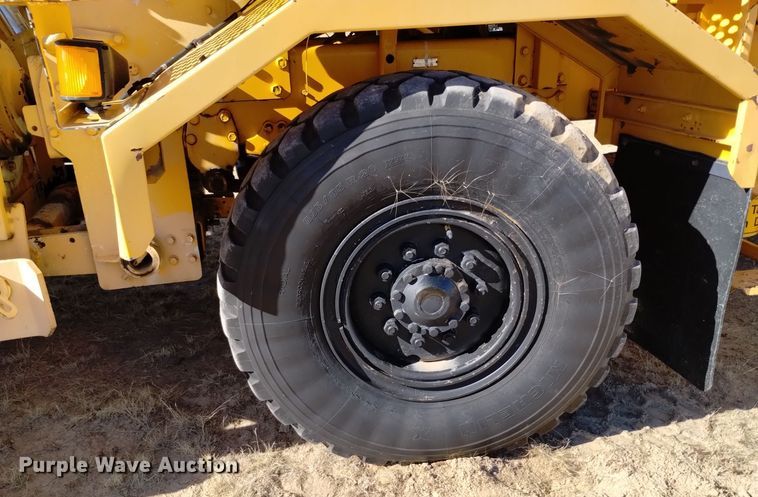 image for item DV6502 1993 Oshkosh  HB-2518B snow blower truck