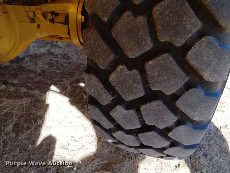 image for item DV6502 1993 Oshkosh  HB-2518B snow blower truck