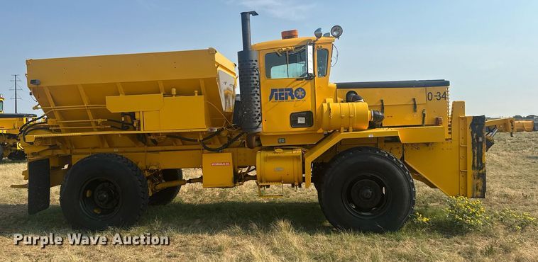 image for item DV6511 1984 Oshkosh  P-2330-1 dump truck