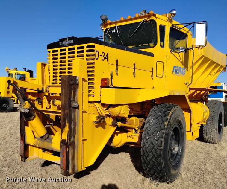 image for item DV6511 1984 Oshkosh  P-2330-1 dump truck