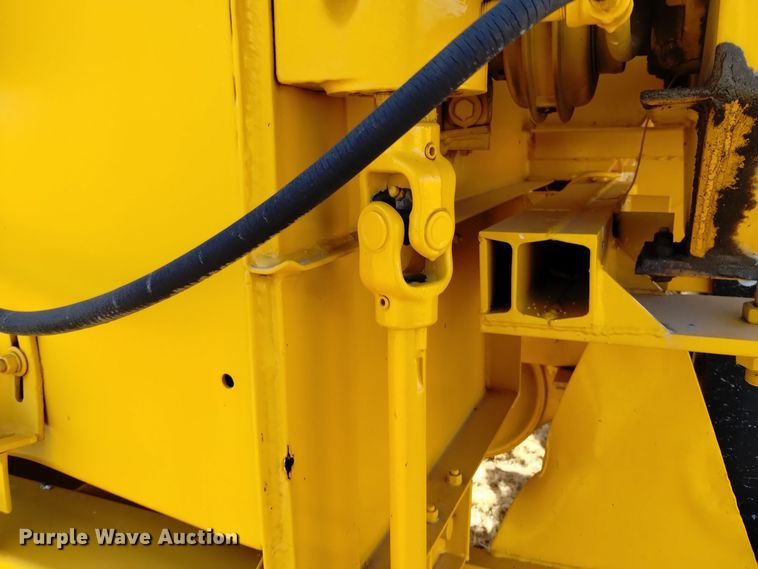 image for item DV6511 1984 Oshkosh  P-2330-1 dump truck