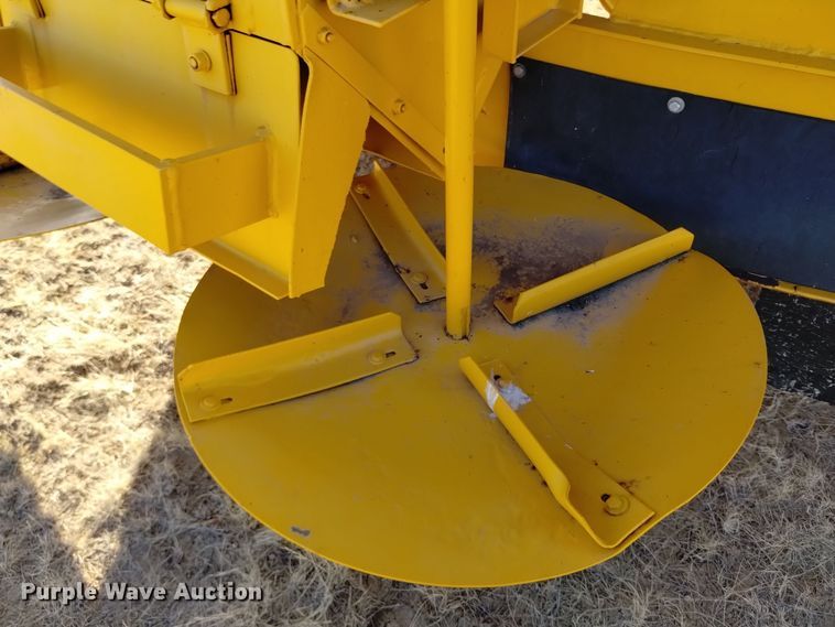 image for item DV6511 1984 Oshkosh  P-2330-1 dump truck