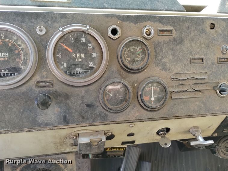 image for item DV6511 1984 Oshkosh  P-2330-1 dump truck