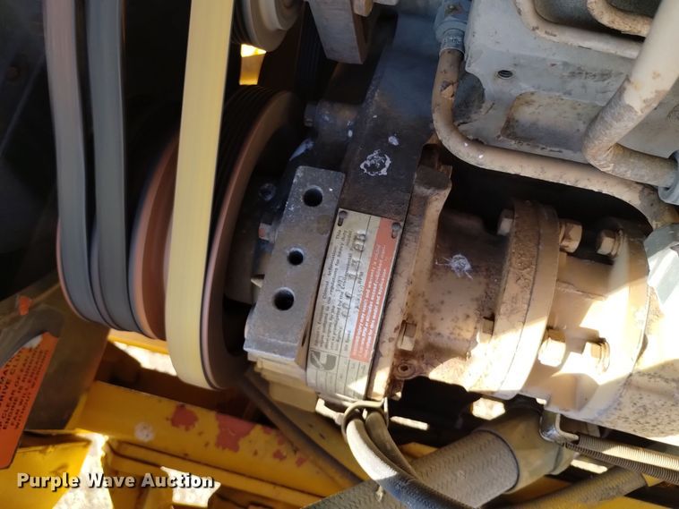 image for item DV6511 1984 Oshkosh  P-2330-1 dump truck