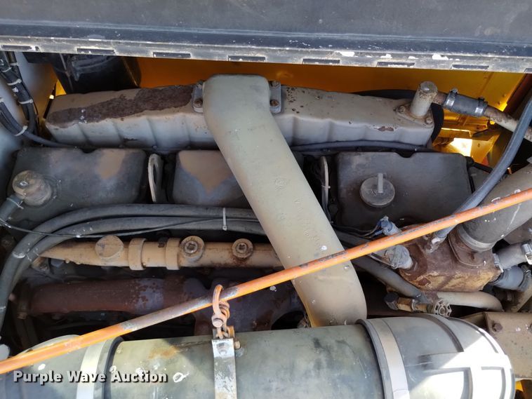 image for item DV6511 1984 Oshkosh  P-2330-1 dump truck