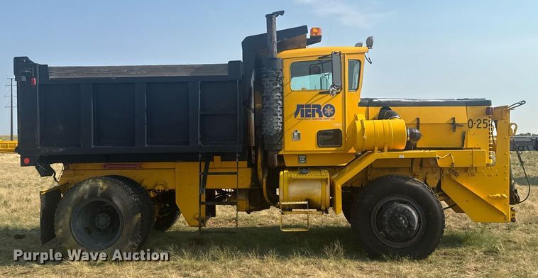 image for item DV6512 1987 Oshkosh  P-2530-SP dump truck