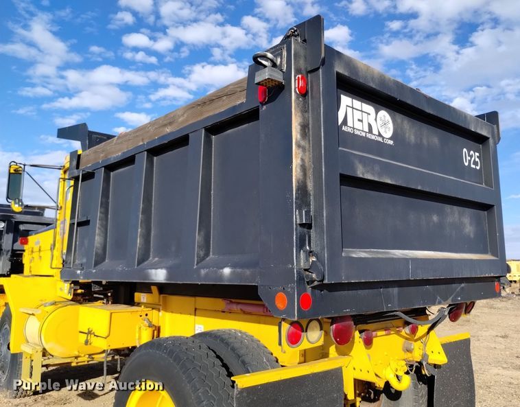 image for item DV6512 1987 Oshkosh  P-2530-SP dump truck