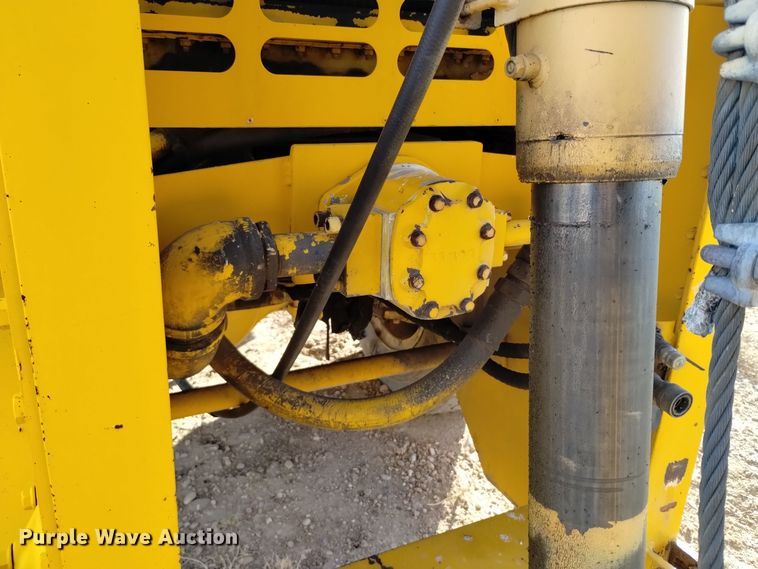 image for item DV6512 1987 Oshkosh  P-2530-SP dump truck