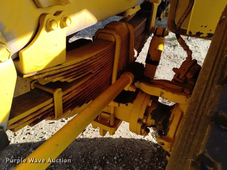 image for item DV6512 1987 Oshkosh  P-2530-SP dump truck