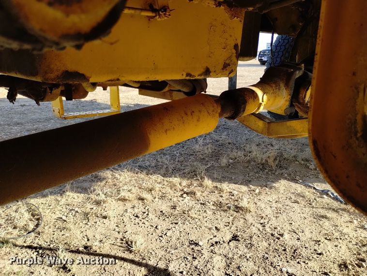 image for item DV6512 1987 Oshkosh  P-2530-SP dump truck