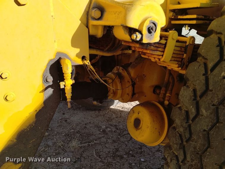 image for item DV6512 1987 Oshkosh  P-2530-SP dump truck