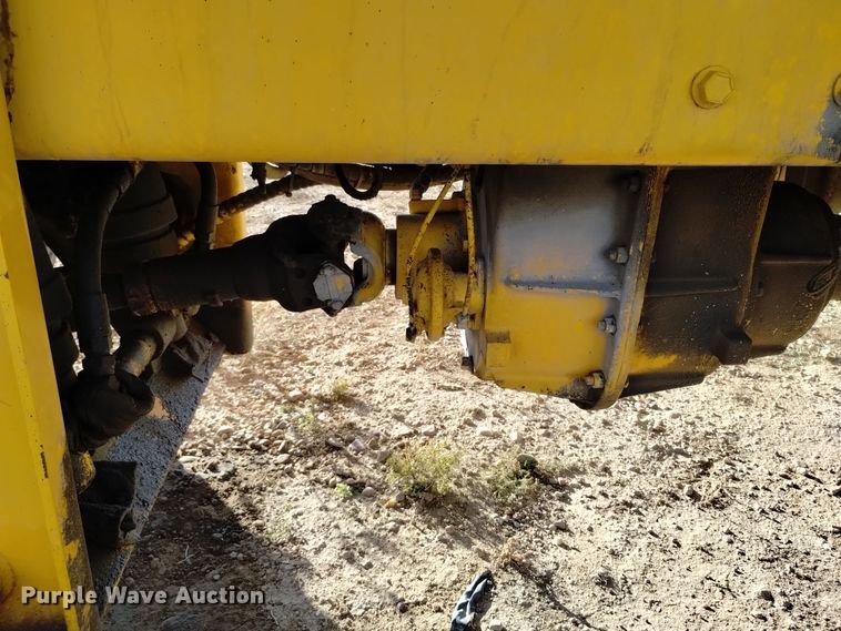 image for item DV6512 1987 Oshkosh  P-2530-SP dump truck