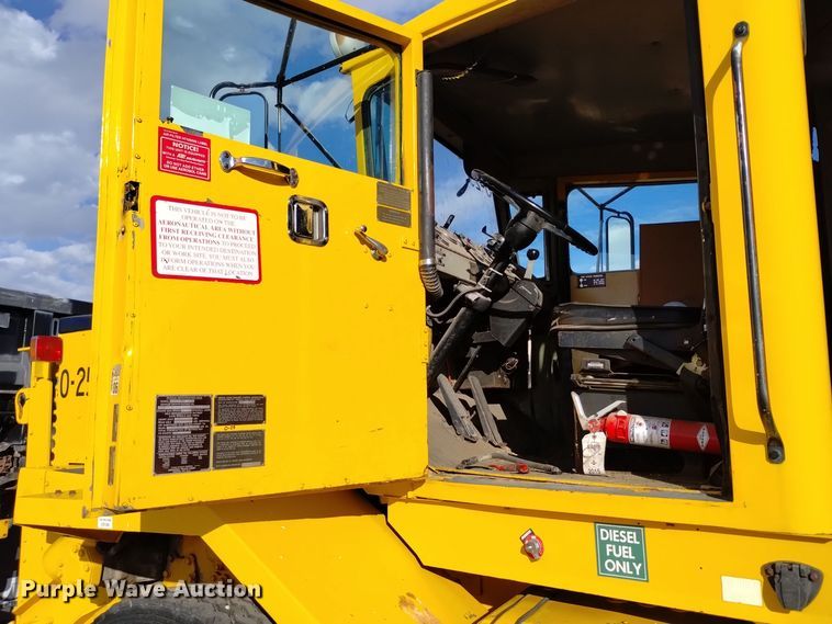 image for item DV6512 1987 Oshkosh  P-2530-SP dump truck