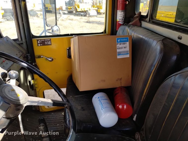 image for item DV6512 1987 Oshkosh  P-2530-SP dump truck