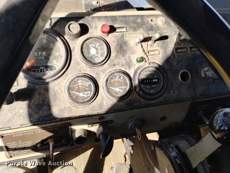 image for item DV6512 1987 Oshkosh  P-2530-SP dump truck