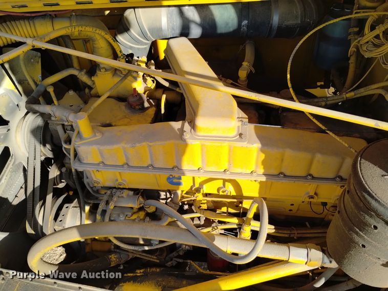 image for item DV6512 1987 Oshkosh  P-2530-SP dump truck