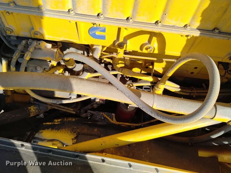 image for item DV6512 1987 Oshkosh  P-2530-SP dump truck