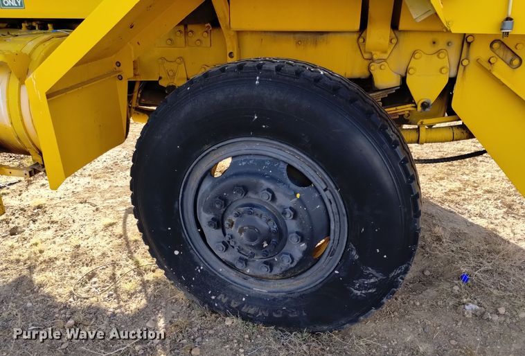 image for item DV6512 1987 Oshkosh  P-2530-SP dump truck