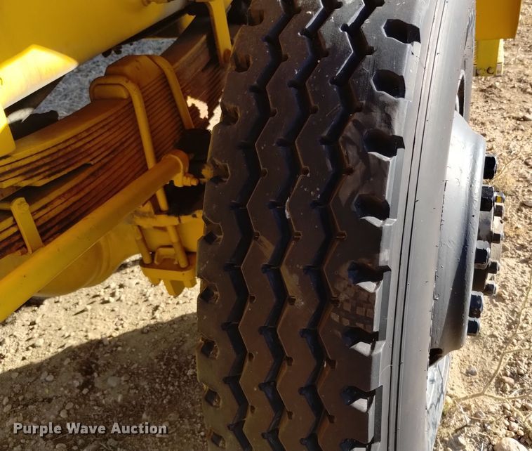 image for item DV6512 1987 Oshkosh  P-2530-SP dump truck