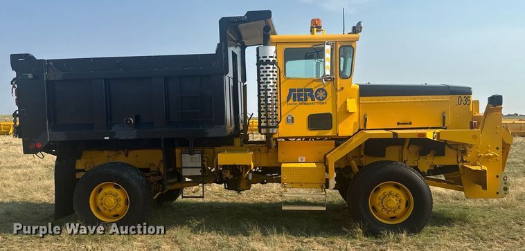 image for item DV6513 2002 Oshkosh  MPT-1826 dump truck