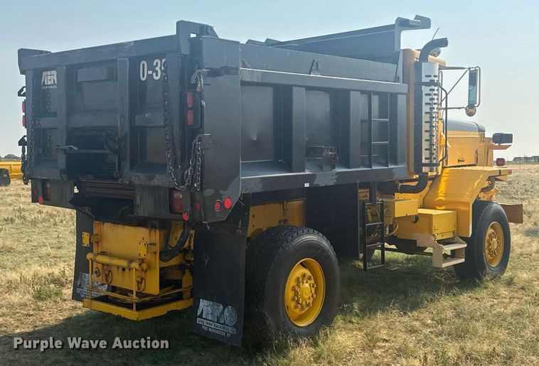 image for item DV6513 2002 Oshkosh  MPT-1826 dump truck