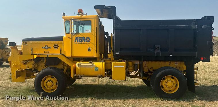 image for item DV6513 2002 Oshkosh  MPT-1826 dump truck