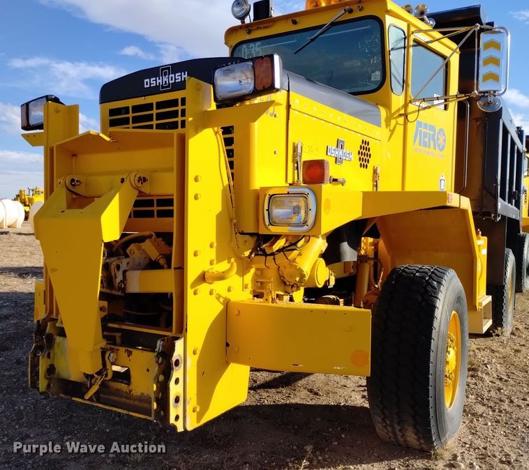 image for item DV6513 2002 Oshkosh  MPT-1826 dump truck