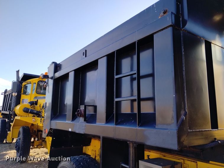 image for item DV6513 2002 Oshkosh  MPT-1826 dump truck