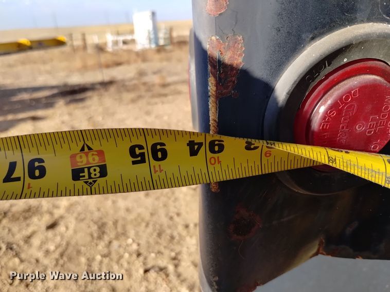 image for item DV6513 2002 Oshkosh  MPT-1826 dump truck