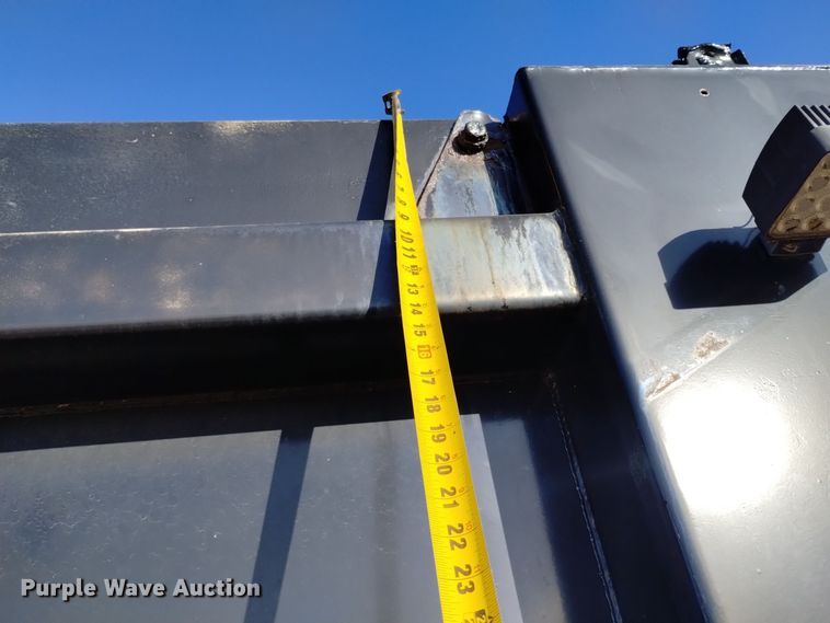 image for item DV6513 2002 Oshkosh  MPT-1826 dump truck