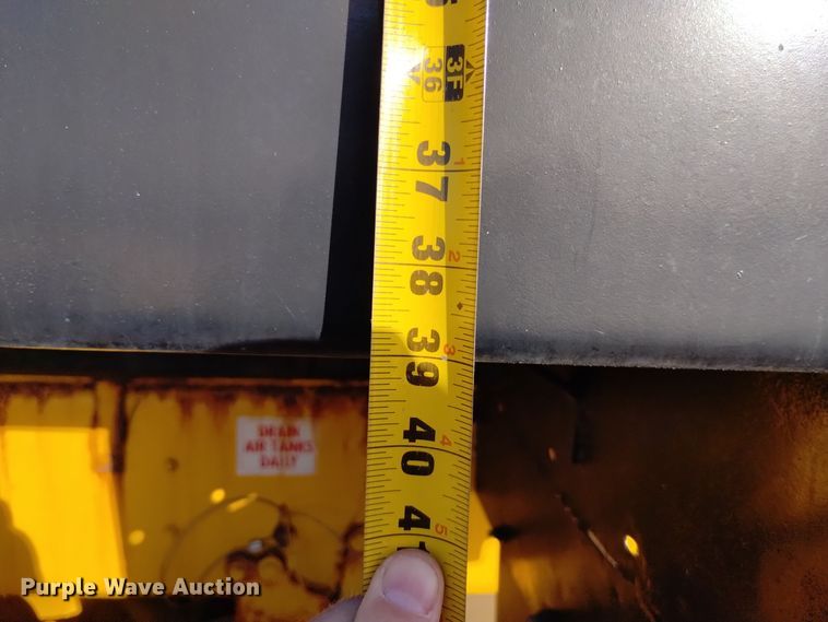 image for item DV6513 2002 Oshkosh  MPT-1826 dump truck