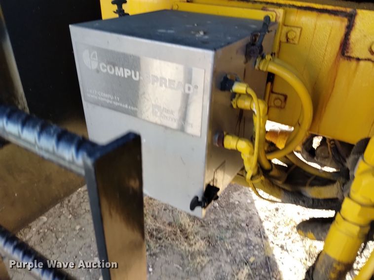 image for item DV6513 2002 Oshkosh  MPT-1826 dump truck