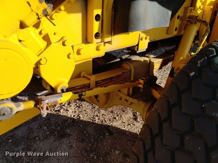 image for item DV6513 2002 Oshkosh  MPT-1826 dump truck