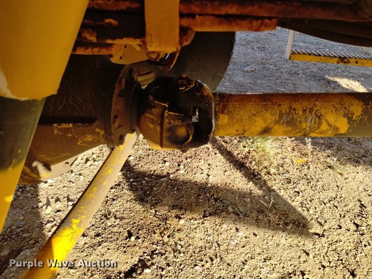 image for item DV6513 2002 Oshkosh  MPT-1826 dump truck