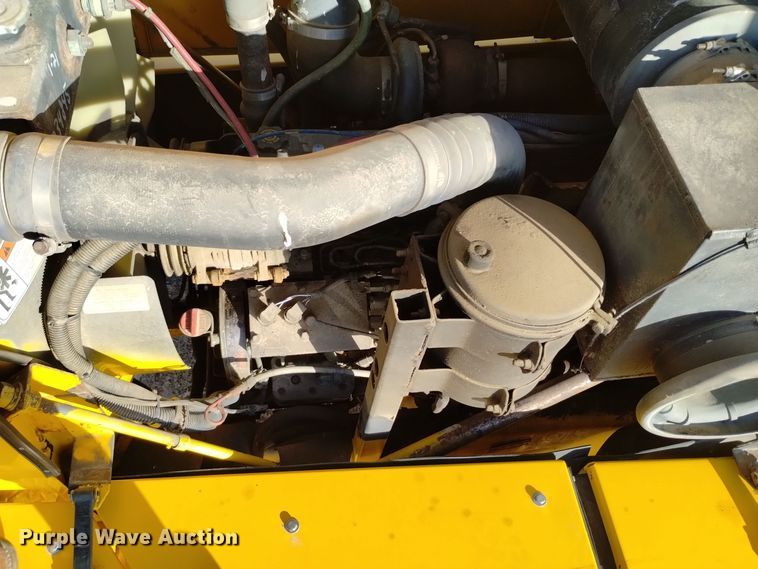 image for item DV6513 2002 Oshkosh  MPT-1826 dump truck