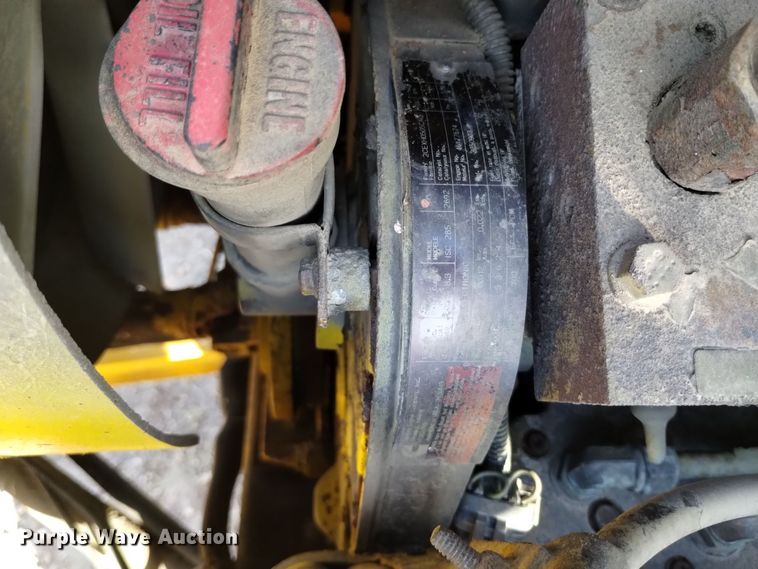 image for item DV6513 2002 Oshkosh  MPT-1826 dump truck