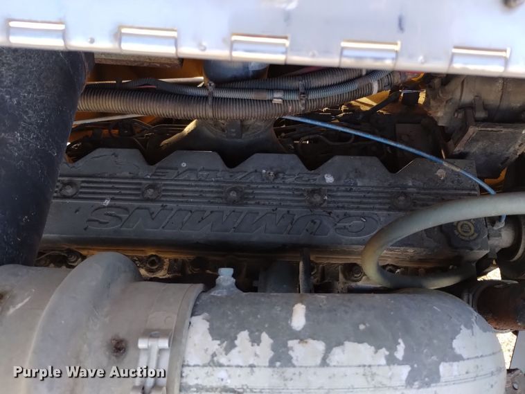 image for item DV6513 2002 Oshkosh  MPT-1826 dump truck