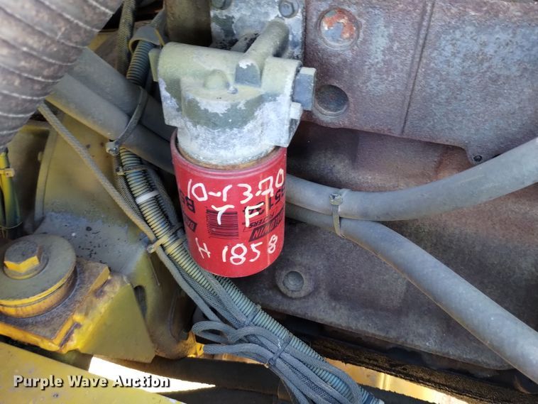 image for item DV6513 2002 Oshkosh  MPT-1826 dump truck