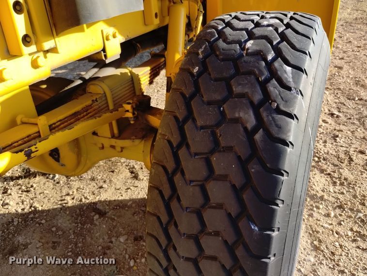 image for item DV6513 2002 Oshkosh  MPT-1826 dump truck