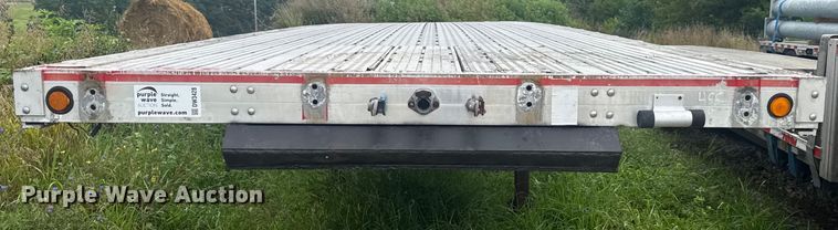 image for item DW3428 1997 Chaparral flatbed trailer