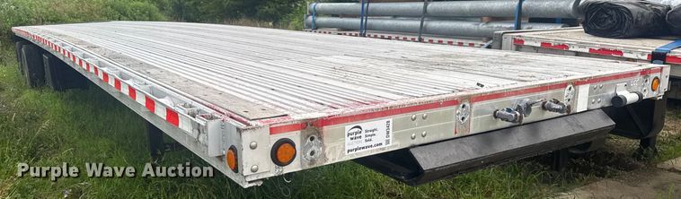 image for item DW3428 1997 Chaparral flatbed trailer