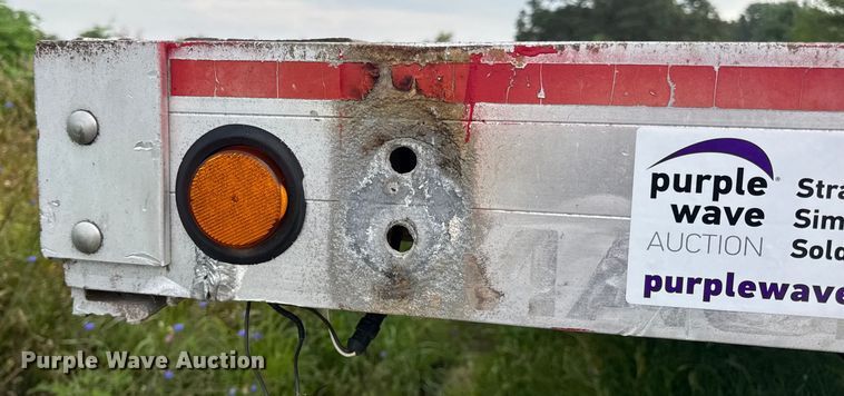 image for item DW3428 1997 Chaparral flatbed trailer