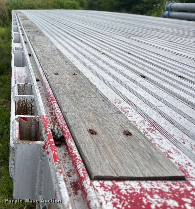 image for item DW3428 1997 Chaparral flatbed trailer