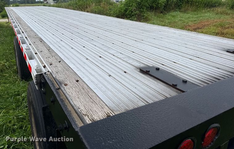 image for item DW3428 1997 Chaparral flatbed trailer