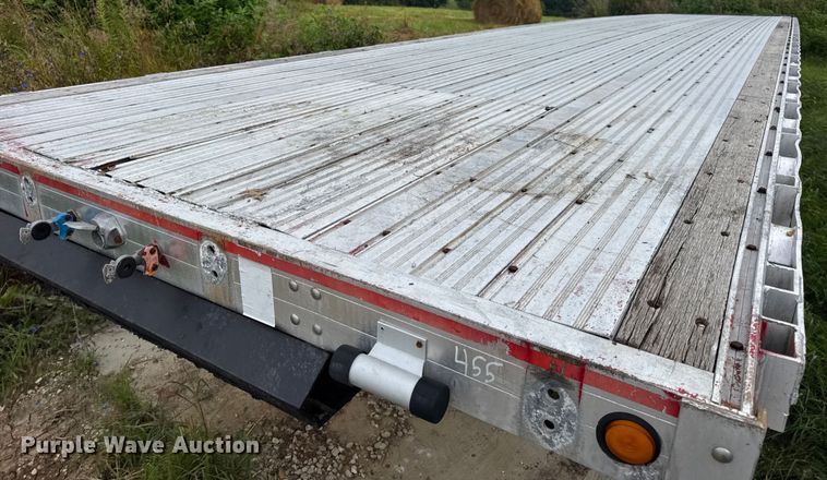 image for item DW3428 1997 Chaparral flatbed trailer