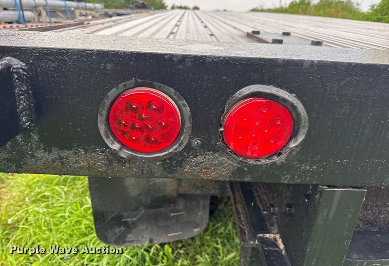 image for item DW3428 1997 Chaparral flatbed trailer