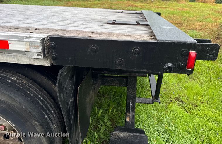 image for item DW3428 1997 Chaparral flatbed trailer